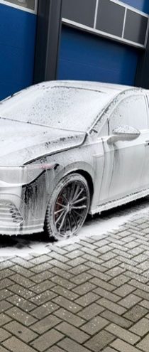 Golf 8 gti 45 jaren project handwassen 1 Auto wassen pakket
